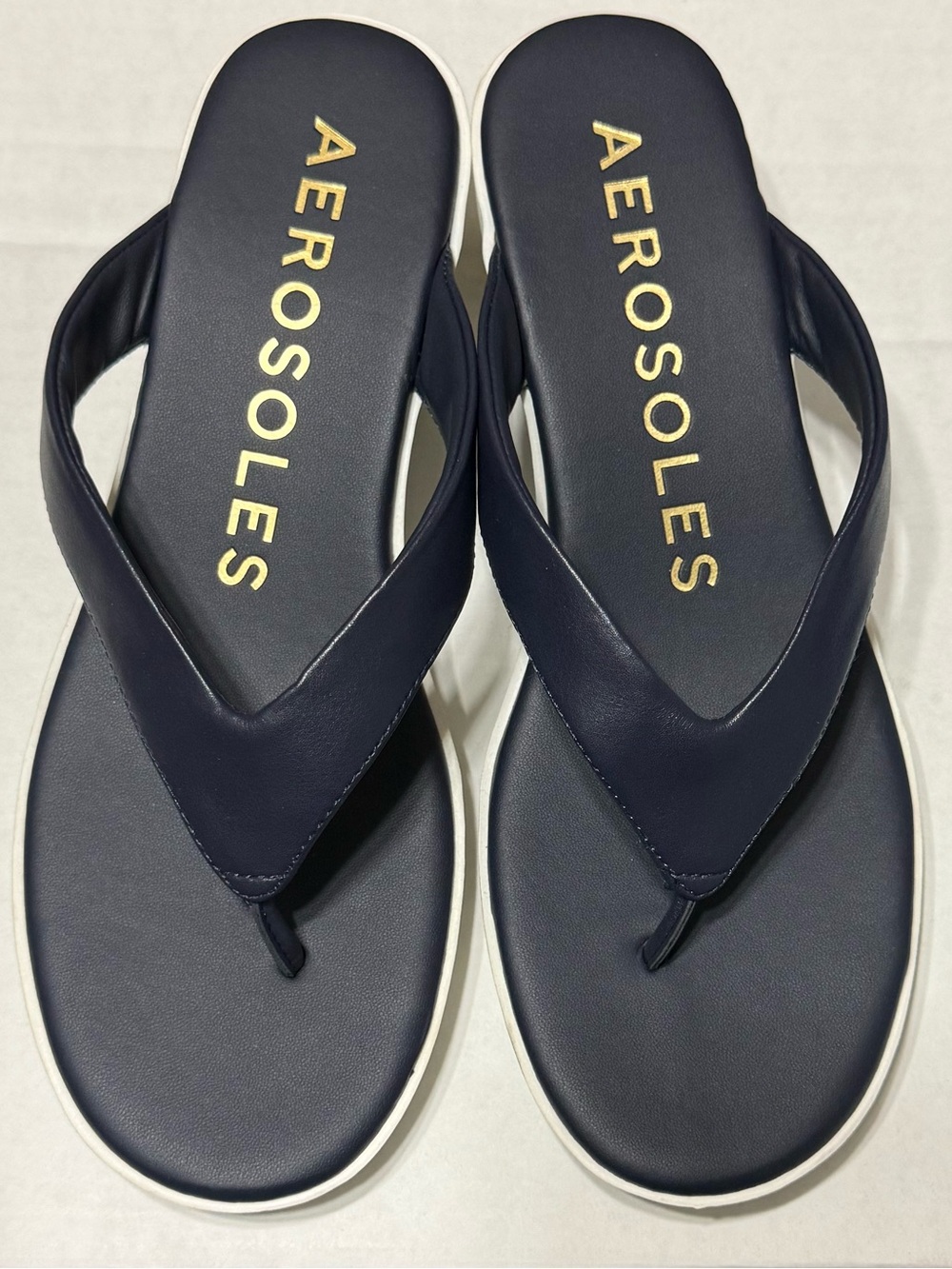 New AEROSOLES Navy Flip-Flop wedge Sandals with White Sole Trim size 8